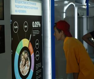 Фото к За две недели более 9,2 тысяч человек посетили «атомный вагон»