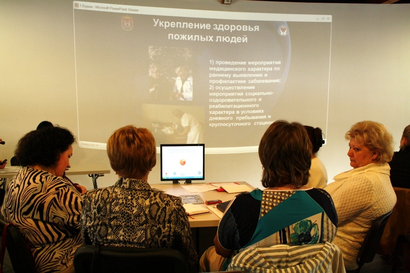 Фото к Леди элегантного возраста получили дипломы об освоении новейших информационных технологий.