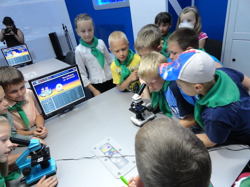 Фото к Телескопы и микроскопы представили «Четыре глаза»