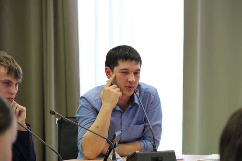 Фото к Замминистра спорта, туризма и молодежной политики встретился с представителями красноярских вузов