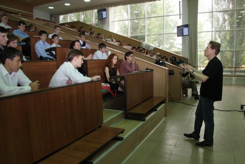 Фото к Более 200 человек приняли участие в сессии федерального проекта «Энергия науки» в Ростове-на-Дону