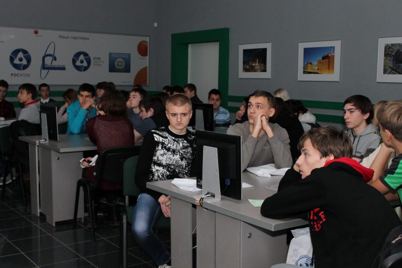 Фото к Более 1000 школьников из 23 городов Ростовской области поучаствовали в Фестивале технических знаний и творчества молодежи Дона