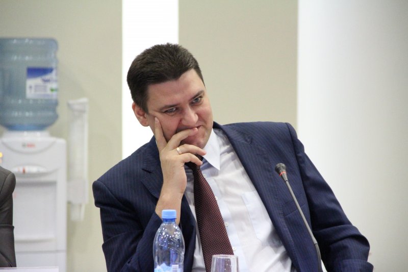 Фото к Губернатор Виктор Толоконский принял участие в работе круглого стола по вопросам дошкольного образования в ИЦАЭ Красноярска