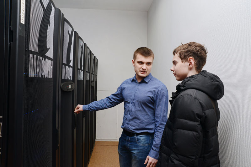 Фото к На Неделе высоких технологий томские школьники узнали, на что способен суперкомпьютер Томского университета