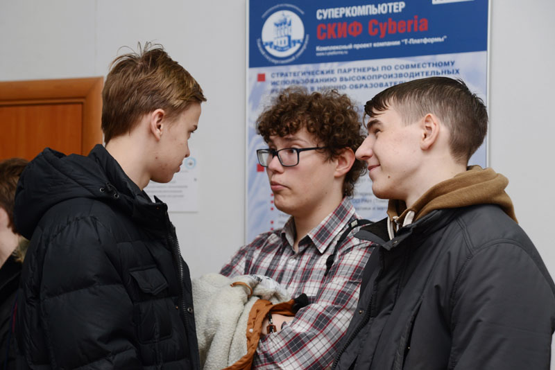 Фото к На Неделе высоких технологий томские школьники узнали, на что способен суперкомпьютер Томского университета