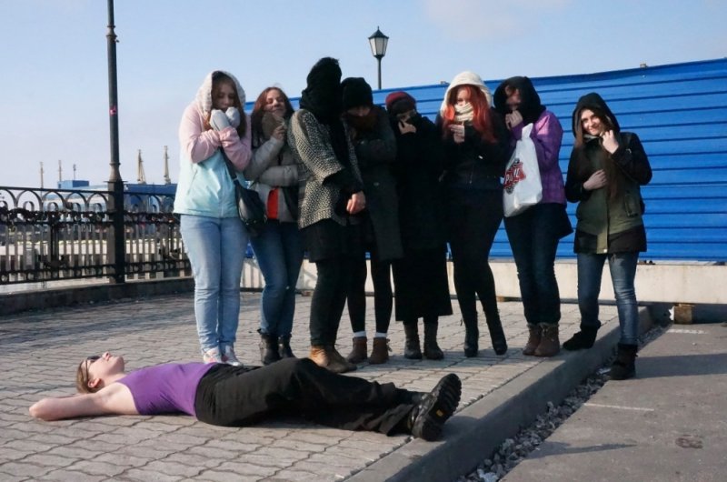 Фото к «Каждый человек — художник»: в ИЦАЭ Мурманска художники из разных стран мира поделились творческими идеями в рамках проекта «Хоумстей»