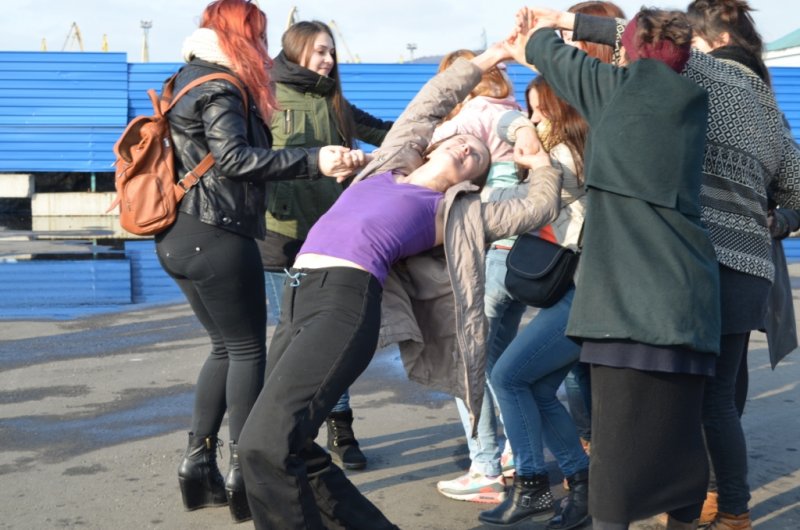 Фото к «Каждый человек — художник»: в ИЦАЭ Мурманска художники из разных стран мира поделились творческими идеями в рамках проекта «Хоумстей»