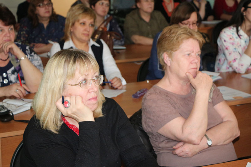 Фото к «Как научить школьников думать?»: в Томске прошла встреча Любови Стрельниковой с учителями