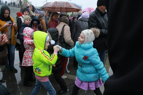 Фото к 3000 человек станцевали «Вальс Победы» в Екатеринбурге