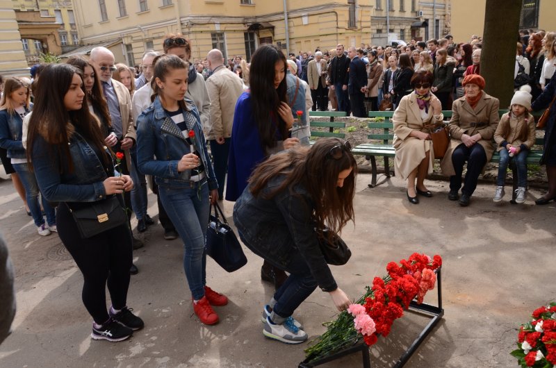 Фото к Подвиг ученых: на здании «техноложки» в Петербурге открыта памятная доска