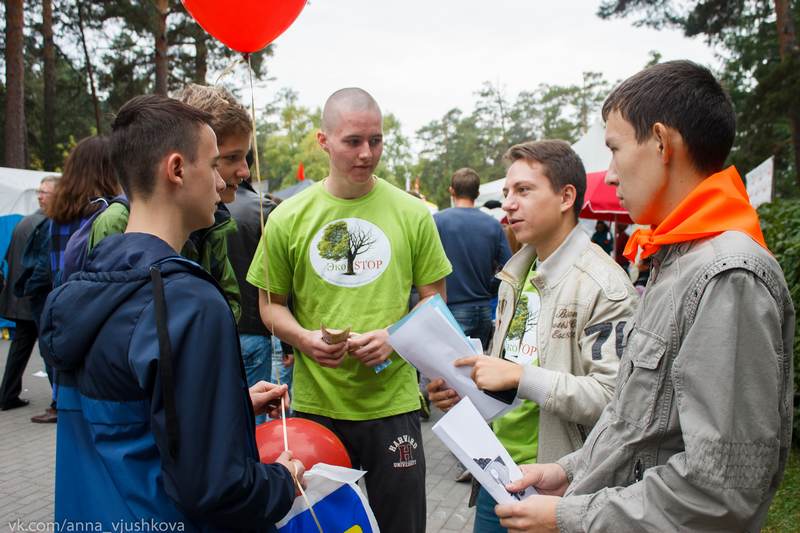 Фото к День города в Челябинске: парад профессий и общественно-политический вернисаж