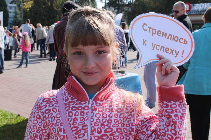 Фото к День города в Челябинске: парад профессий и общественно-политический вернисаж