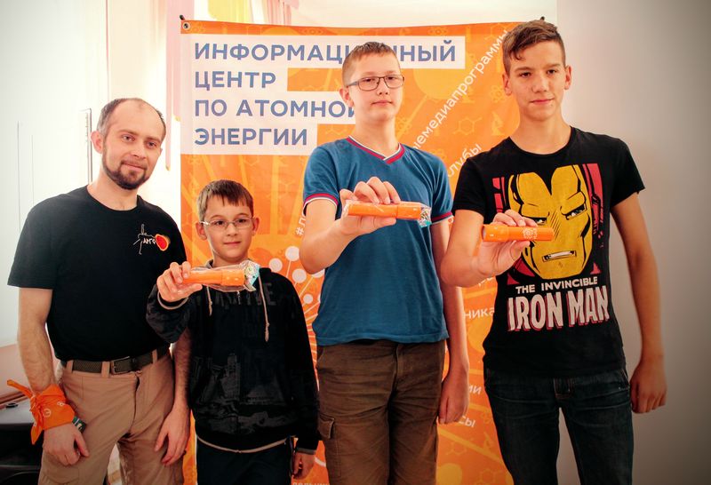 Фото к Полететь в космос или сделать татуировку: в Челябинске выступил популяризатор космонавтики Александр Хохлов