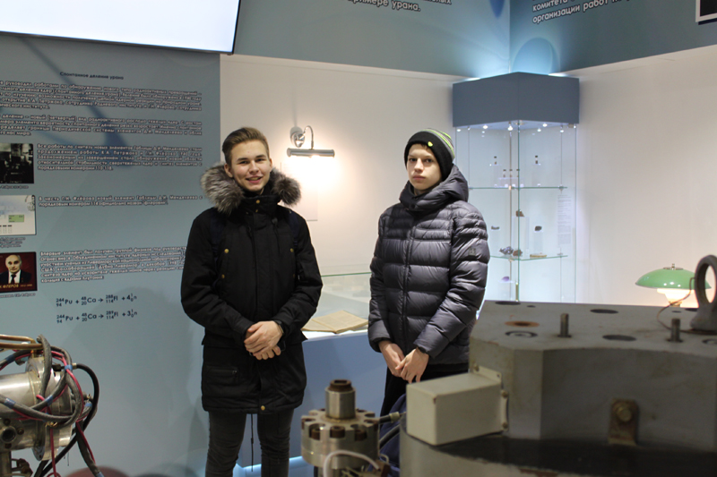 Фото к «Петербургский радий» и первый в мире циклотрон: школьники посетили Радиевый институт