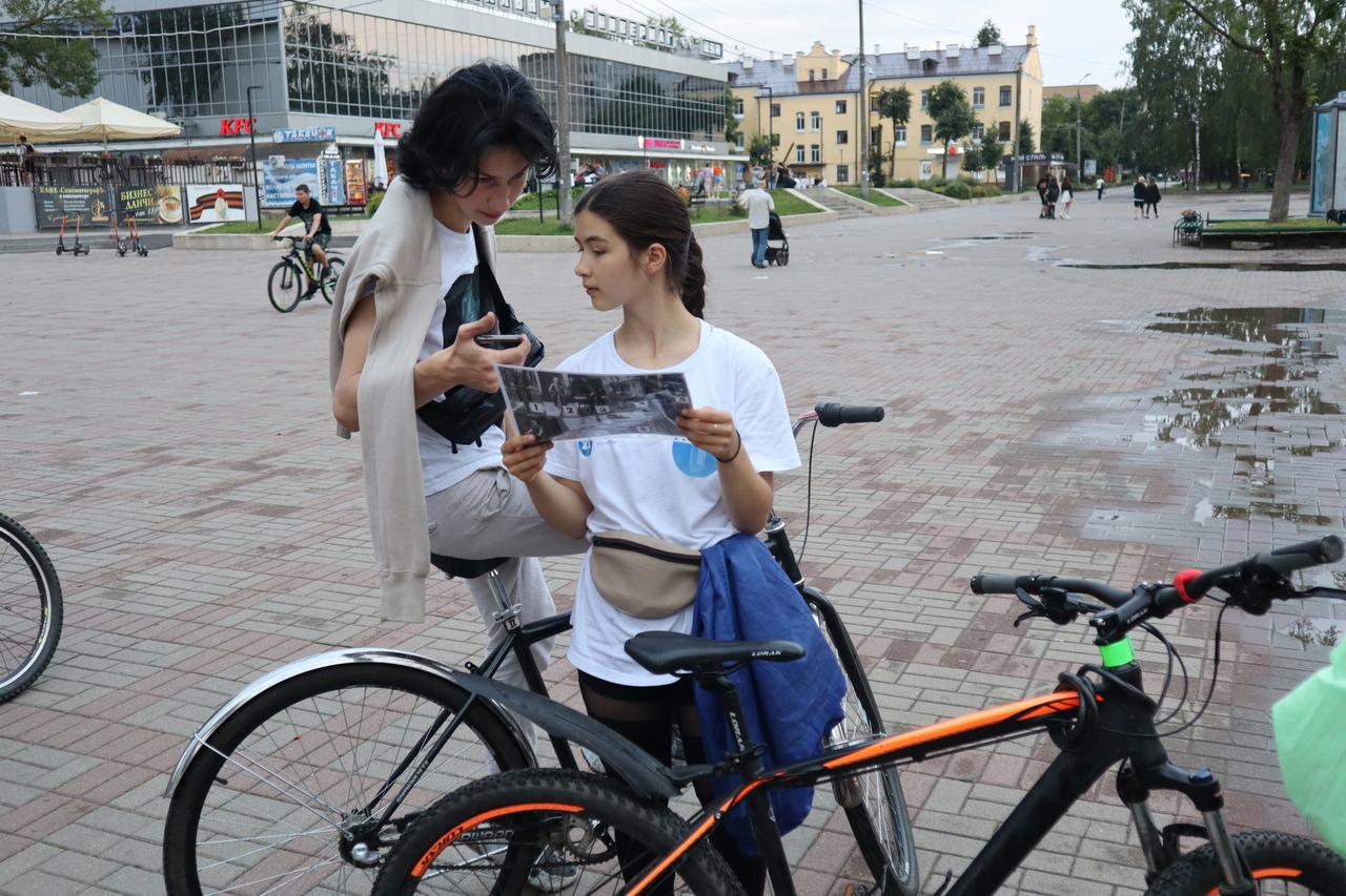 На «Научном челлендже» смоляне колесили по городу на велосипедах в поисках  «Аннушки» и «жёлтого кека»